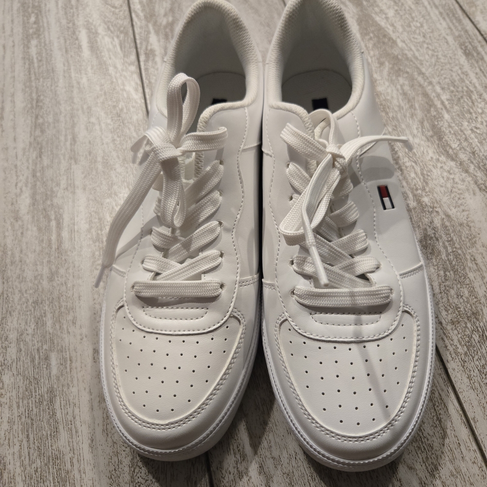 Tommy Hilfiger Womens White Sneakers